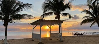 Sunshine Cabanas At Ocean View