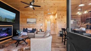 Una televisión, una chimenea