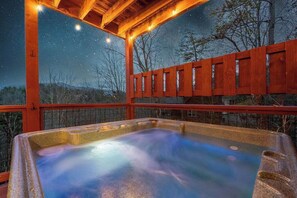 Outdoor spa tub - Serene Mountain Retreat | Big Views, Hot Tub & EV (Sevierville)