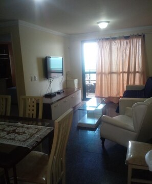 Living area - apartment in enchanting Natal walk to the beach with cool AC and gym access (Natal)