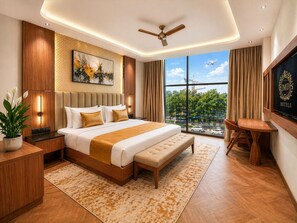 Egyptian cotton sheets, premium bedding, minibar, free WiFi - Hotel Grand Shalimar by JMD Group (New Delhi)