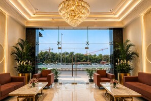 Property entrance - Hotel Grand Shalimar by JMD Group (New Delhi)