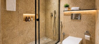 Hotel Grand Shalimar by JMD Group