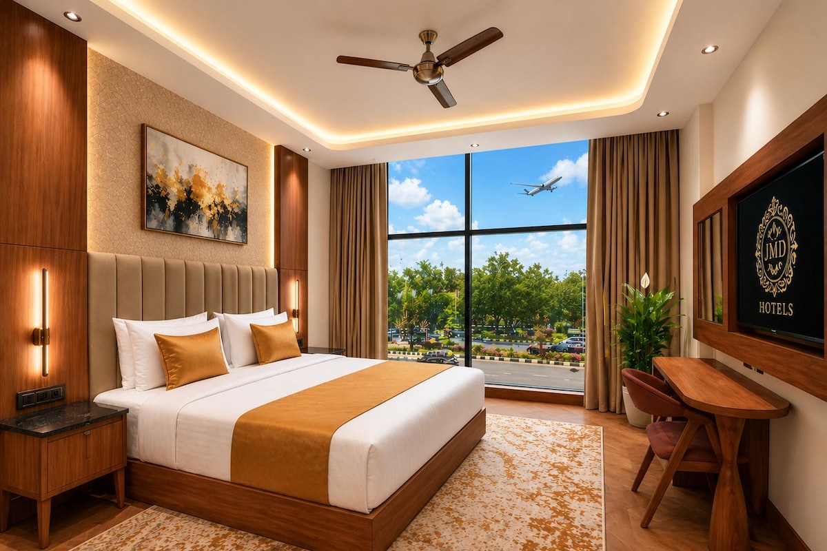 Superior Room with City View