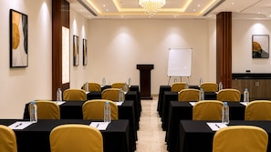 Business center - Hotel Grand Shalimar by JMD Group (New Delhi)