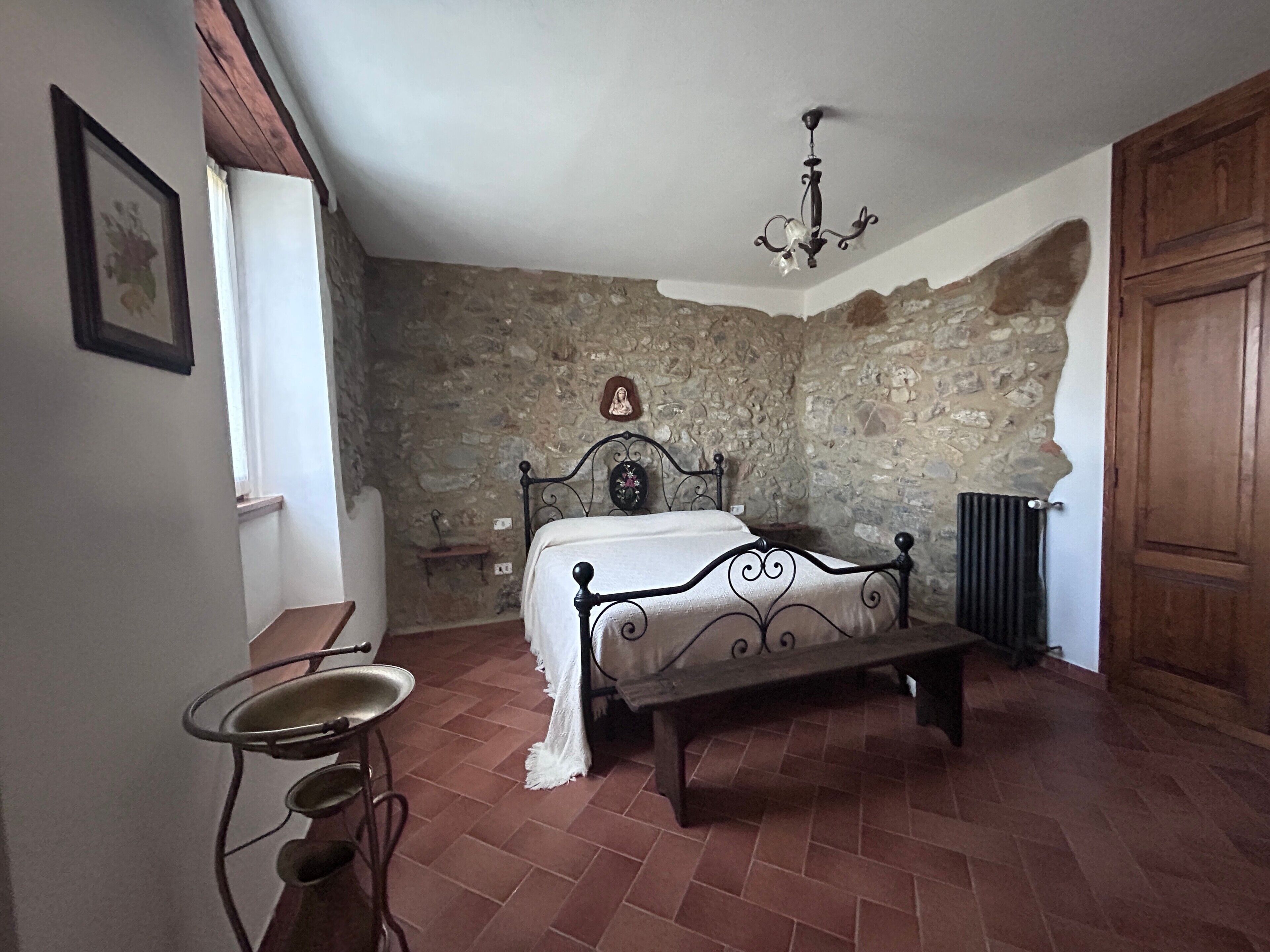 Strykjärn/strykbräda, wi-fi och sängkläder