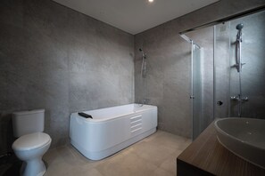 Family Room | Bathroom | Towels, soap - ARA Stay By ARBA (Bandung)