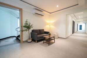 Lobby sitting area - ARA Stay By ARBA (Bandung)