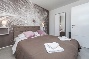 Iron/ironing board, WiFi, bed sheets - Villa Adria 2 (Novalja)