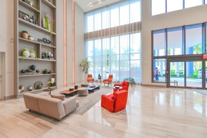 Interior - Studio in the Heart of Downtown Doral | Pool (Doral)