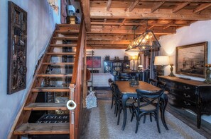 Casa Deluxe, balcón, vista al mar | Área de sala de estar