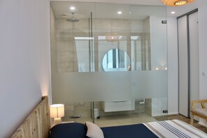 Iron/ironing board, WiFi, bed sheets - Loft downtown sea view (Porto-Vecchio)