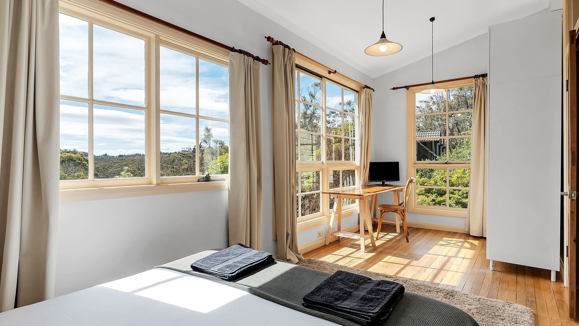 Schreibtisch, kostenloses WLAN, Bettwäsche