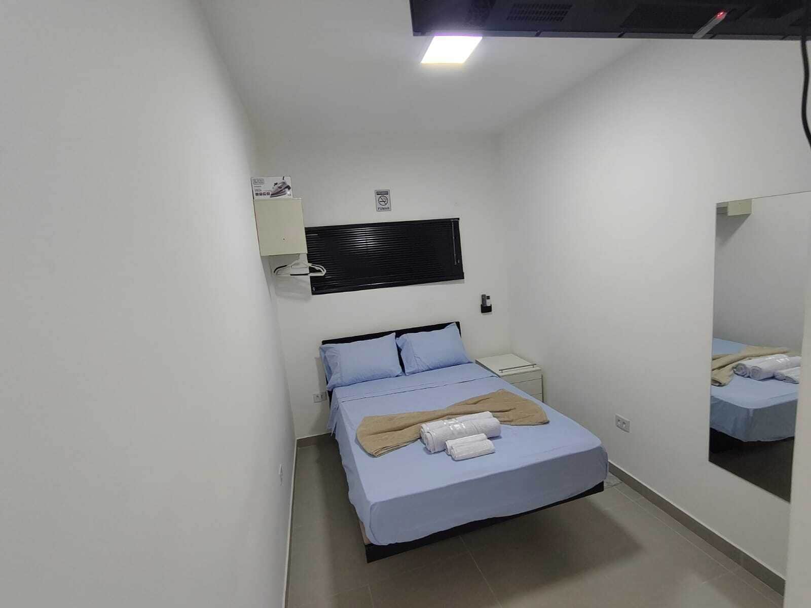 Bügeleisen/Bügelbrett, WLAN, Bettwäsche