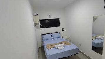 Bügeleisen/Bügelbrett, WLAN, Bettwäsche