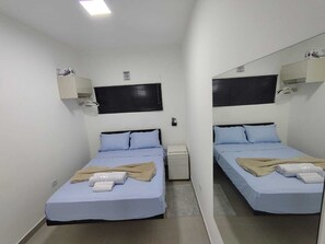 Ferros/tábuas de passar roupa, Wi-Fi, roupa de cama