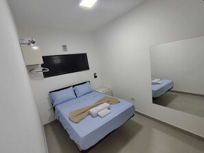 Ferros/tábuas de passar roupa, Wi-Fi, roupa de cama