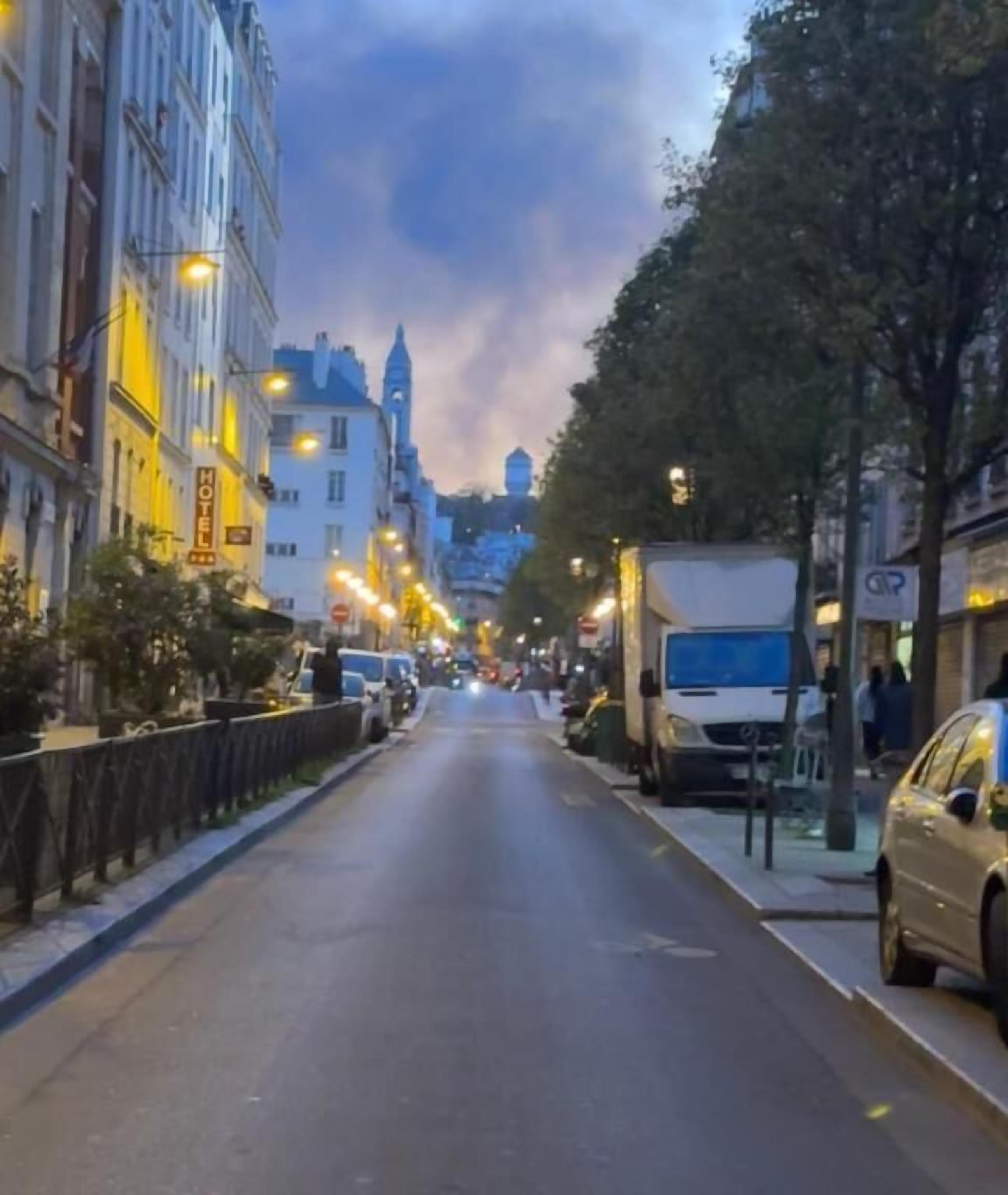 Fassade der Unterkunft – Abend/Nacht