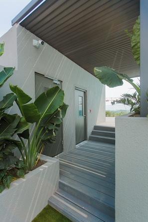 Exterior detail - A Plush Studio at Loxwood House (Accra)