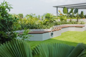 Property grounds - A Plush Studio at Loxwood House (Accra)