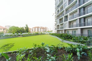 Property grounds - A Plush Studio at Loxwood House (Accra)