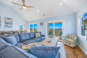 Smart TV - Oceanside, Dog Friendly Home with Private Pool and Hot Tub (Salvo)