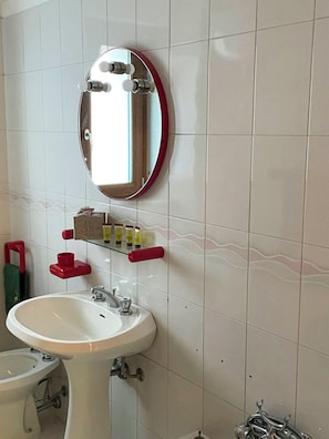 Lejlighed - 2 soveværelser - udsigt til have | Badeværelse | Bidet