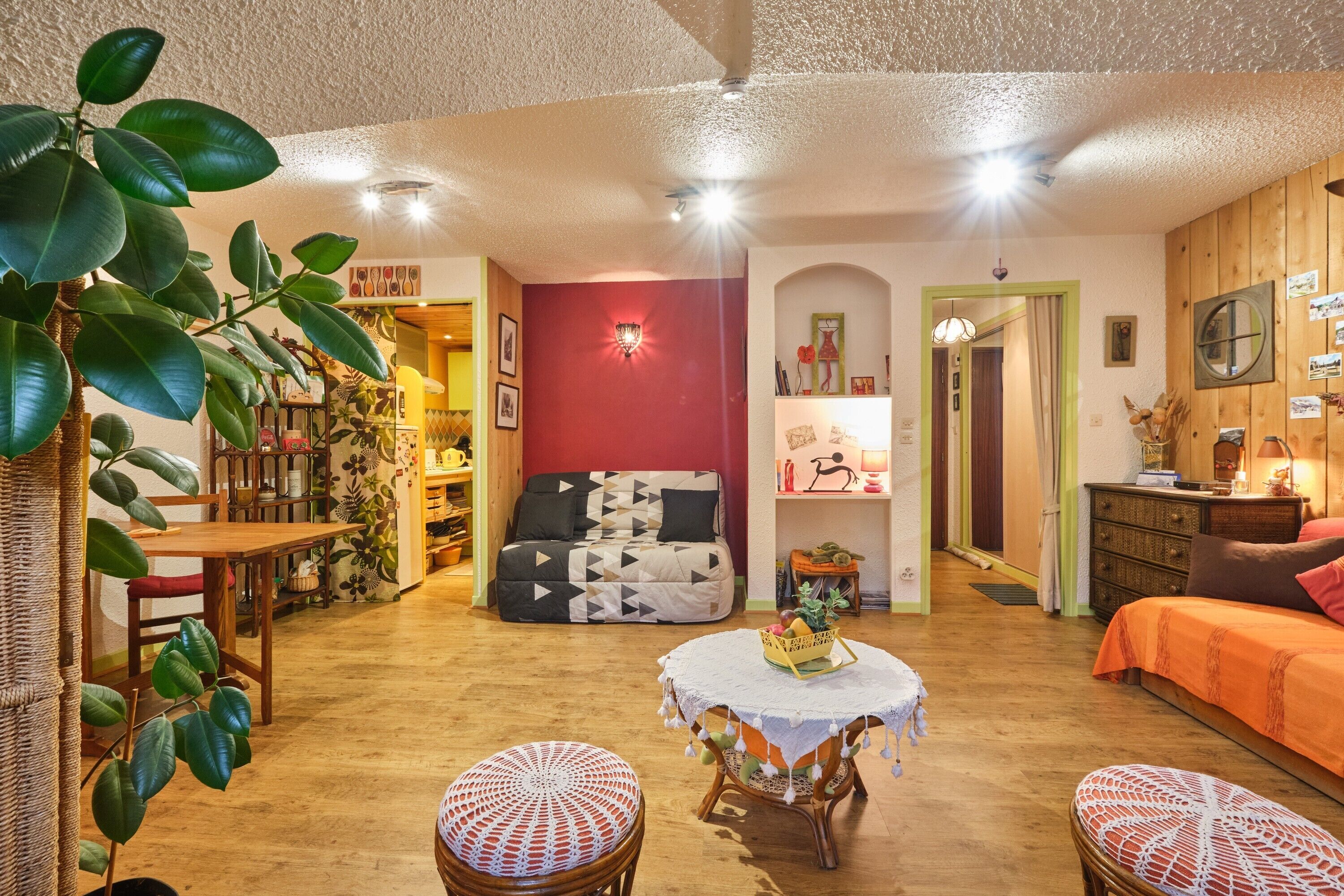 Télévision, lecteur de DVD, chaîne hi-fi