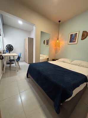 Classic Double Room | In-room safe, iron/ironing board, free WiFi