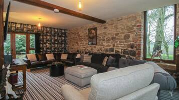 Cottage | Living area