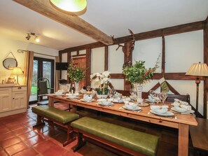 Cottage | Dining