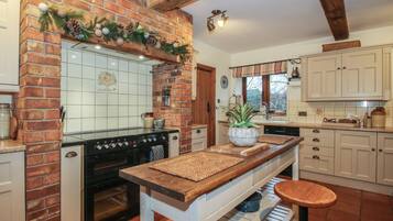 Cottage | Cucina privata | Lavastoviglie, pentole/stoviglie/utensili