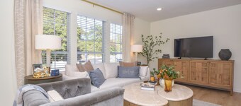 New! Shug's Station, 2 BR, 2BA condo close to Auburn University, sleeps 4!