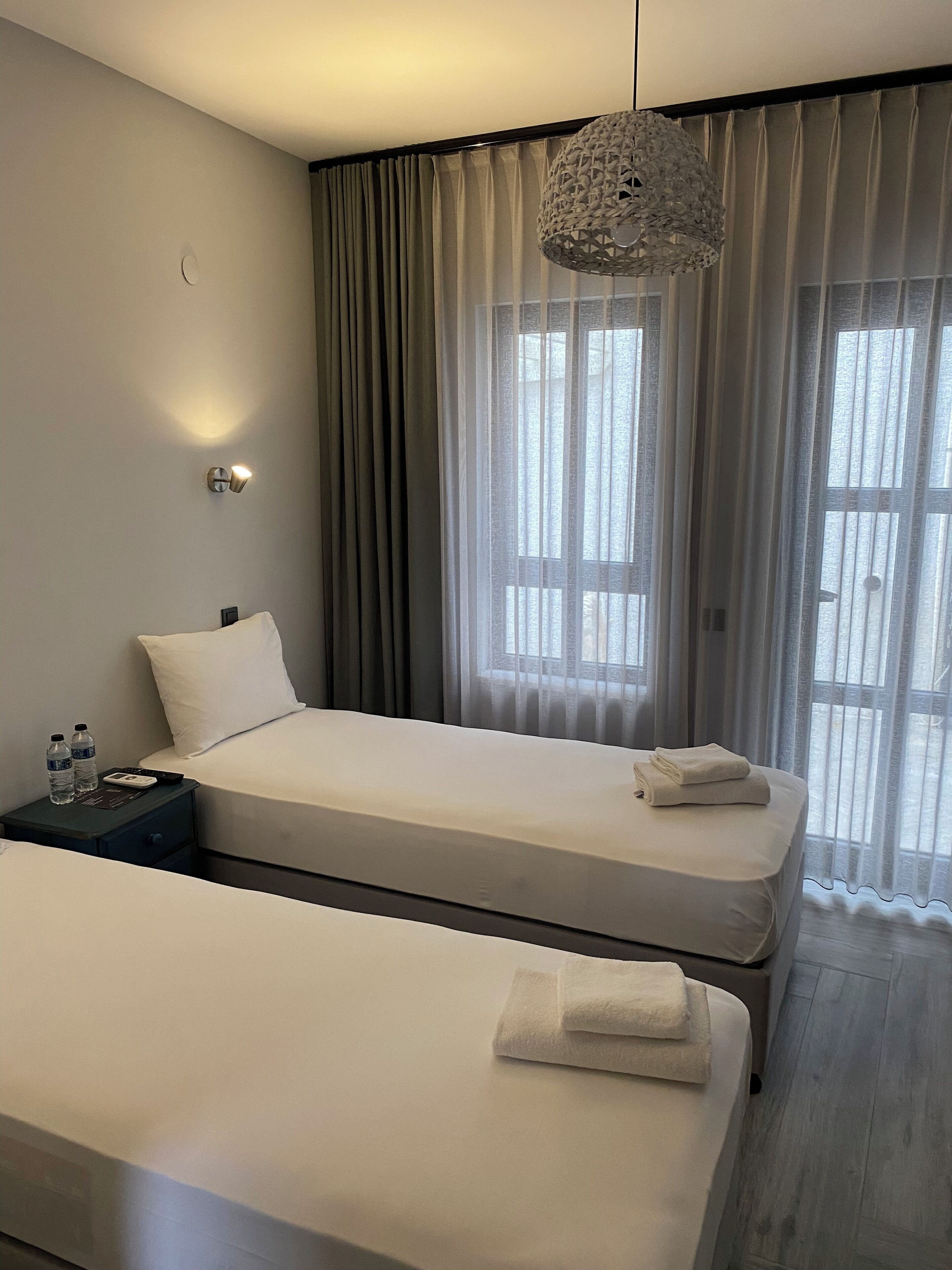 Comfort Twin Room, Courtyard View | Desk, free WiFi