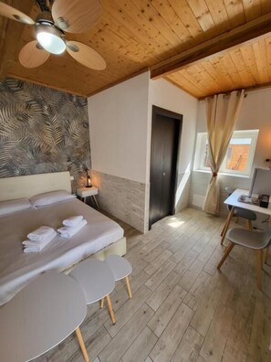 Soundproofing, iron/ironing board, free WiFi - ALBACHIARA GUEST HOUSE (Fiumicino)