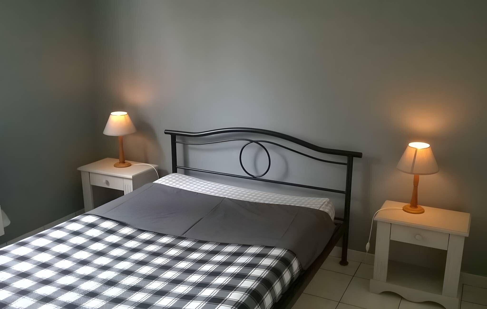 WiFi, bed sheets