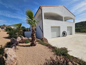 Exterior - 'Vintage Village - 70s Style' Apartment with Mountain View, Wi-Fi and Air Conditioning (Alghero)