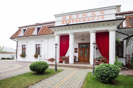 Exterior. Dwór Hetman w Jarosławiu