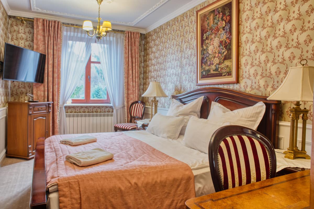 Deluxe Apartment, Non Smoking, Garden View | Free WiFi