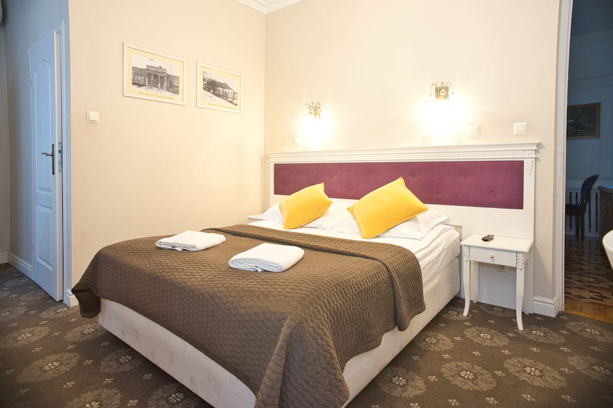 Premium Double Room, Non Smoking, Garden View | Free WiFi