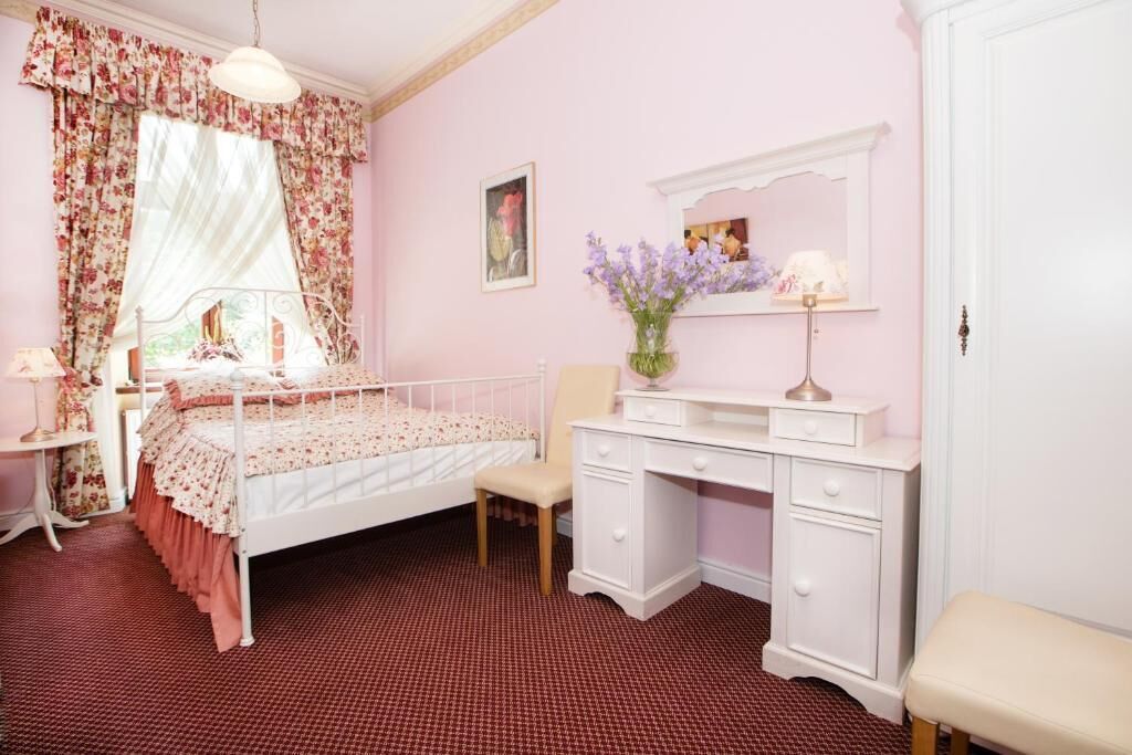 Deluxe Single Room, 1 Large Single Bed, Non Smoking, Garden View