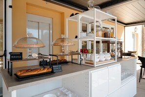 Petit déjeuner buffet compris tous les jours