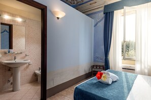 تجهيزات دش، دُش غزير، مجففات شعر، مراحيض شطف