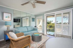 TV, offices - Oceanfront Villa C131: Steps to Beach & Pool (Hilton Head Island)