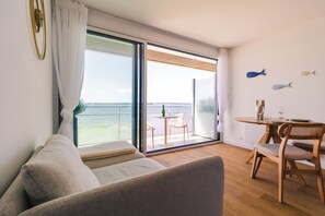 Smart TV - Rêve Bleu – Seafront Studio with Balcony, Concarneau (Concarneau)
