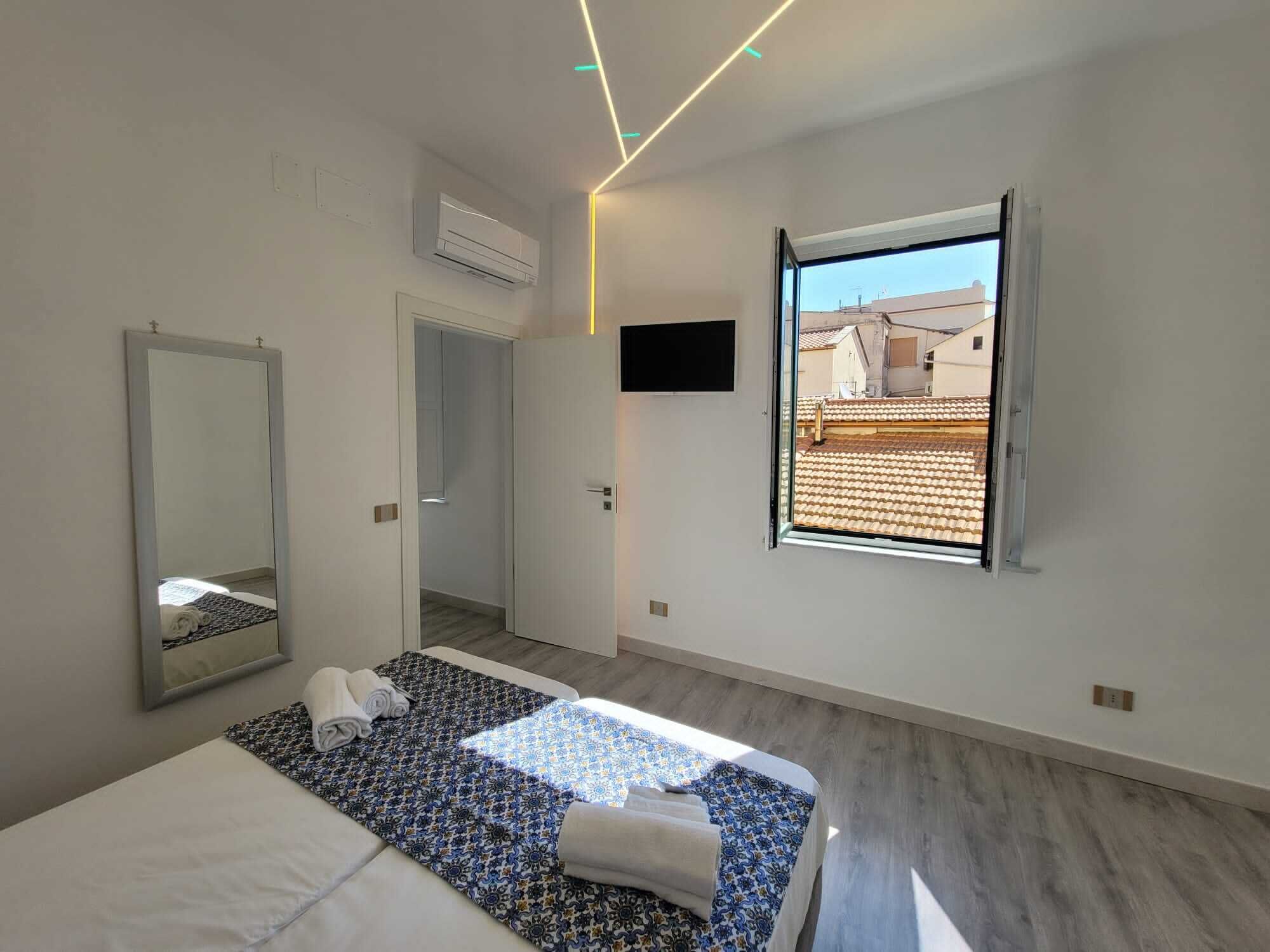 Silitysrauta/-lauta, vauvan matkasänky, ilmainen Wi-Fi, vuodevaatteet