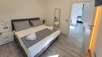 Iron/ironing board, travel cot, free WiFi, bed sheets