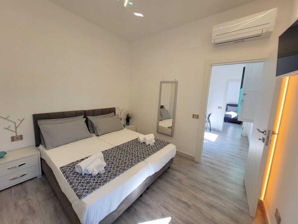 Iron/ironing board, travel cot, free WiFi, bed sheets