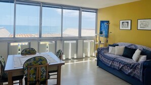 Living room - Spacious sea View Flat With Terrace (San Michele al Tagliamento)