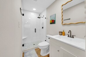 Towels - Wavy Seas - Tennis Villa 77A (Miramar Beach)